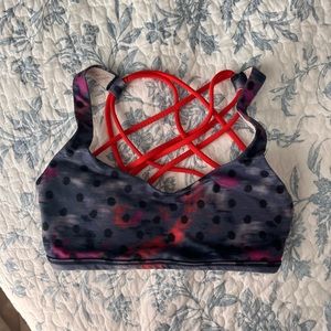 Lululemon Free to Be Bra